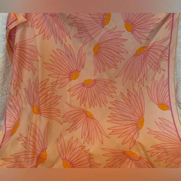 Kate Spade Square Scarf/Wrap - Picture 8 of 12